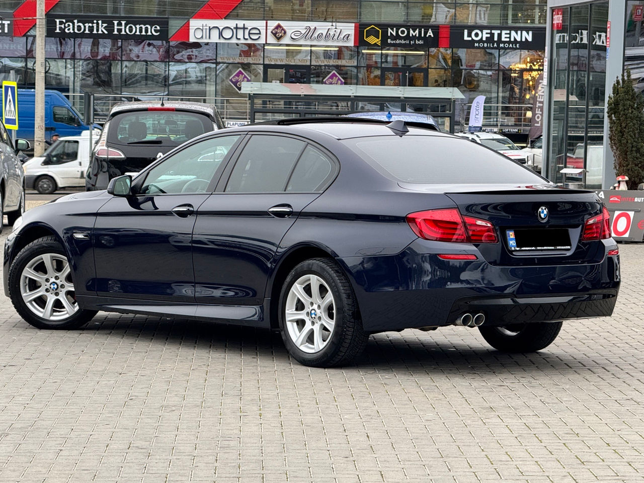 BMW 5 Series foto 2