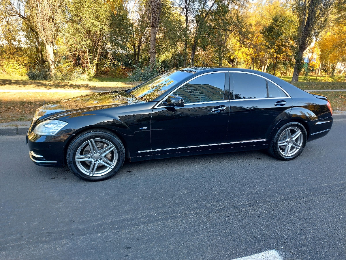 Mercedes S-Class foto 2