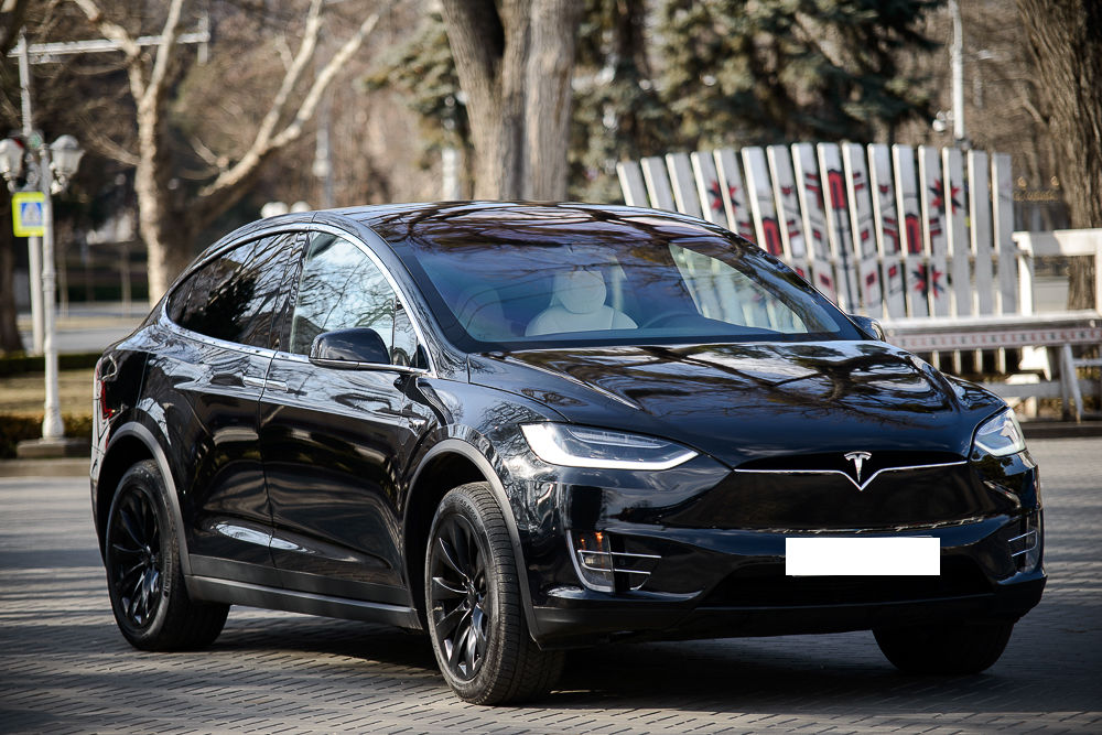 Tesla model x описание