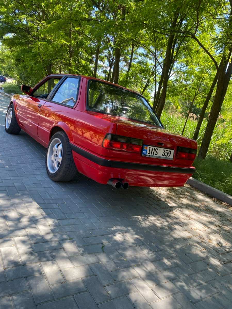 BMW 3 Series фото 4