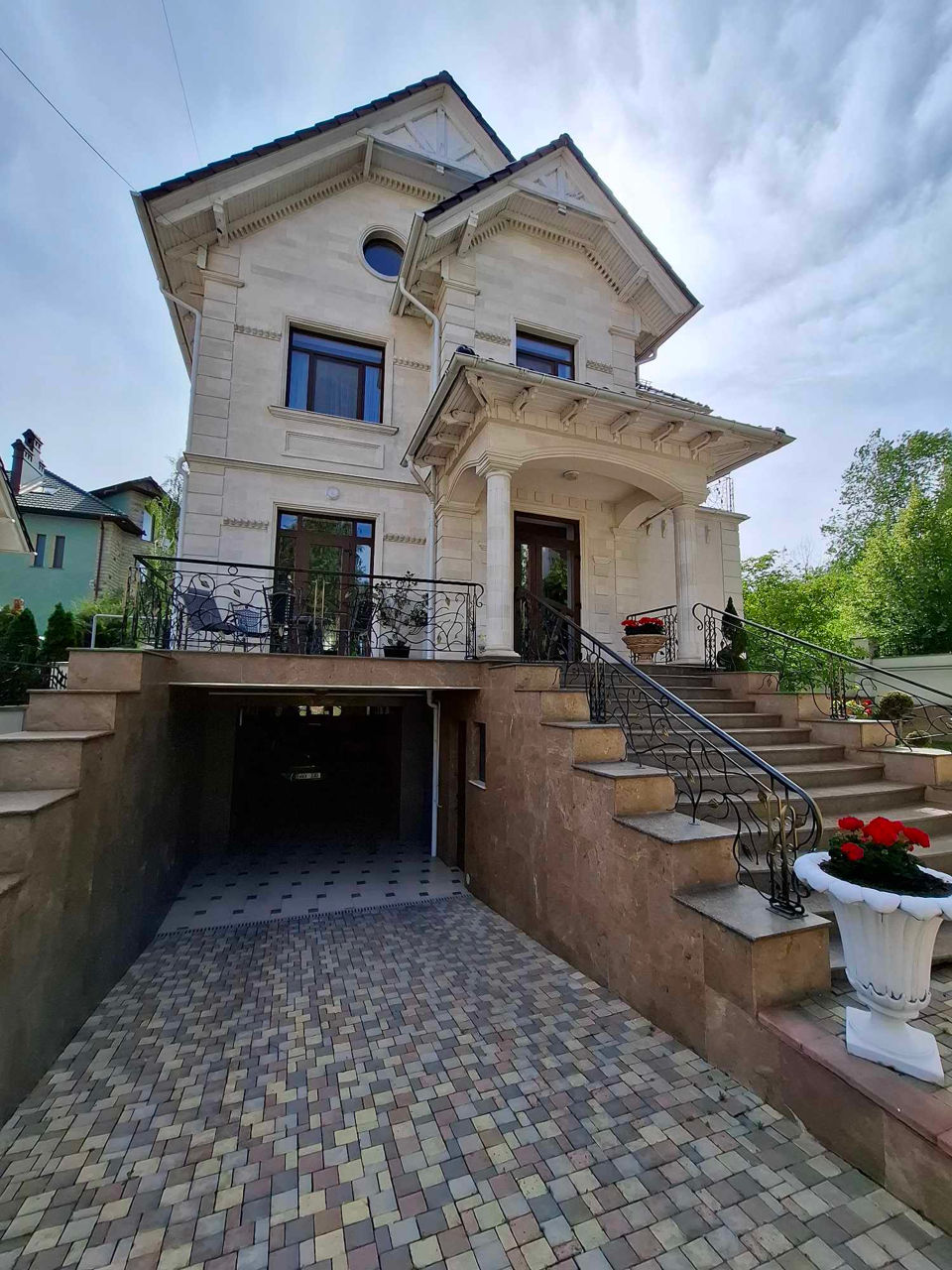 Vindem Casa in Stil Regesk, Telecentru / Malina Mica foto 1