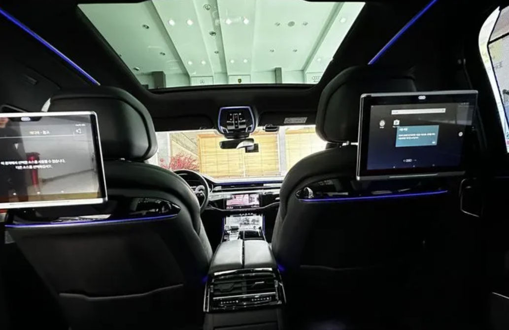 Audi A8 foto 14