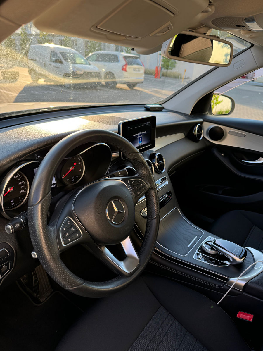 Mercedes GLC foto 1