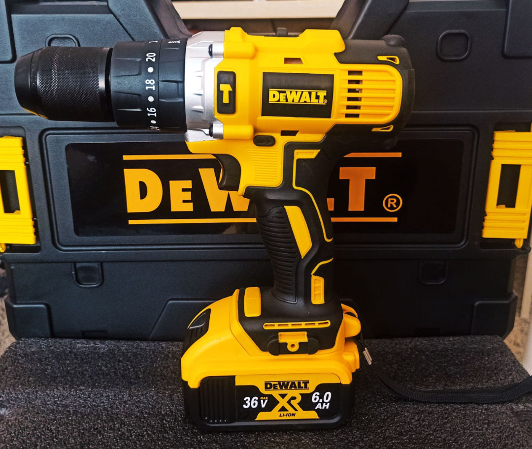 Большой мощный шурупаверт dewalt 3 в 1. Железный патрон.