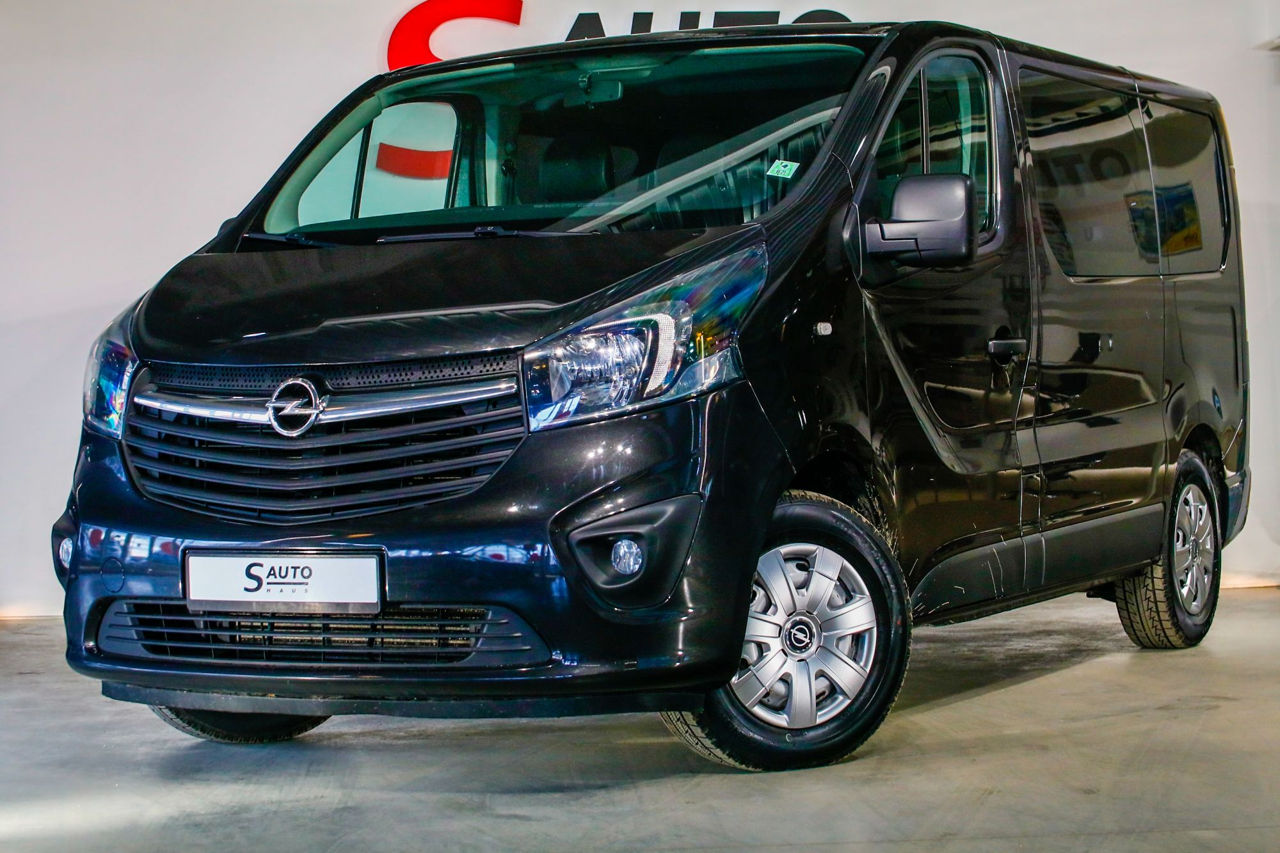 Opel Vivaro фото 12