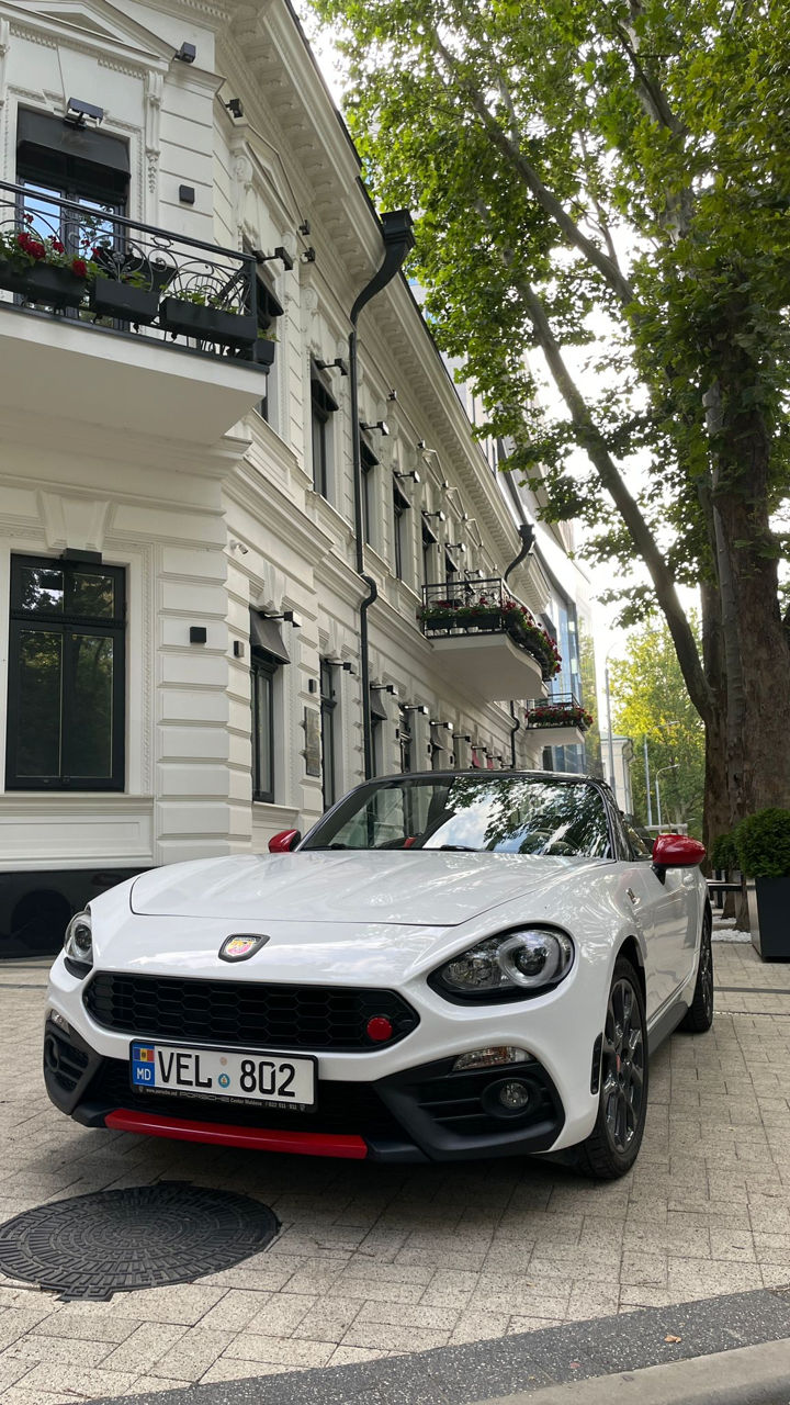 Abarth 124 Spider фото 7