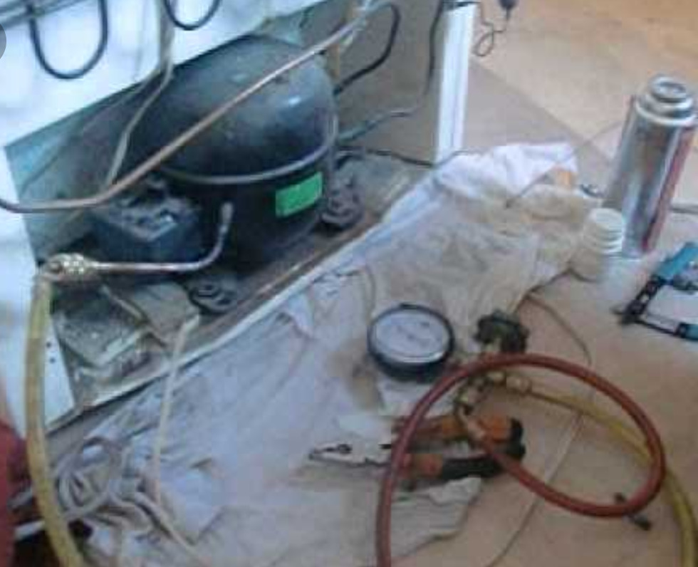 Reparatia si incarcarea frigiderelor ремонт и заправка холодильников foto 4