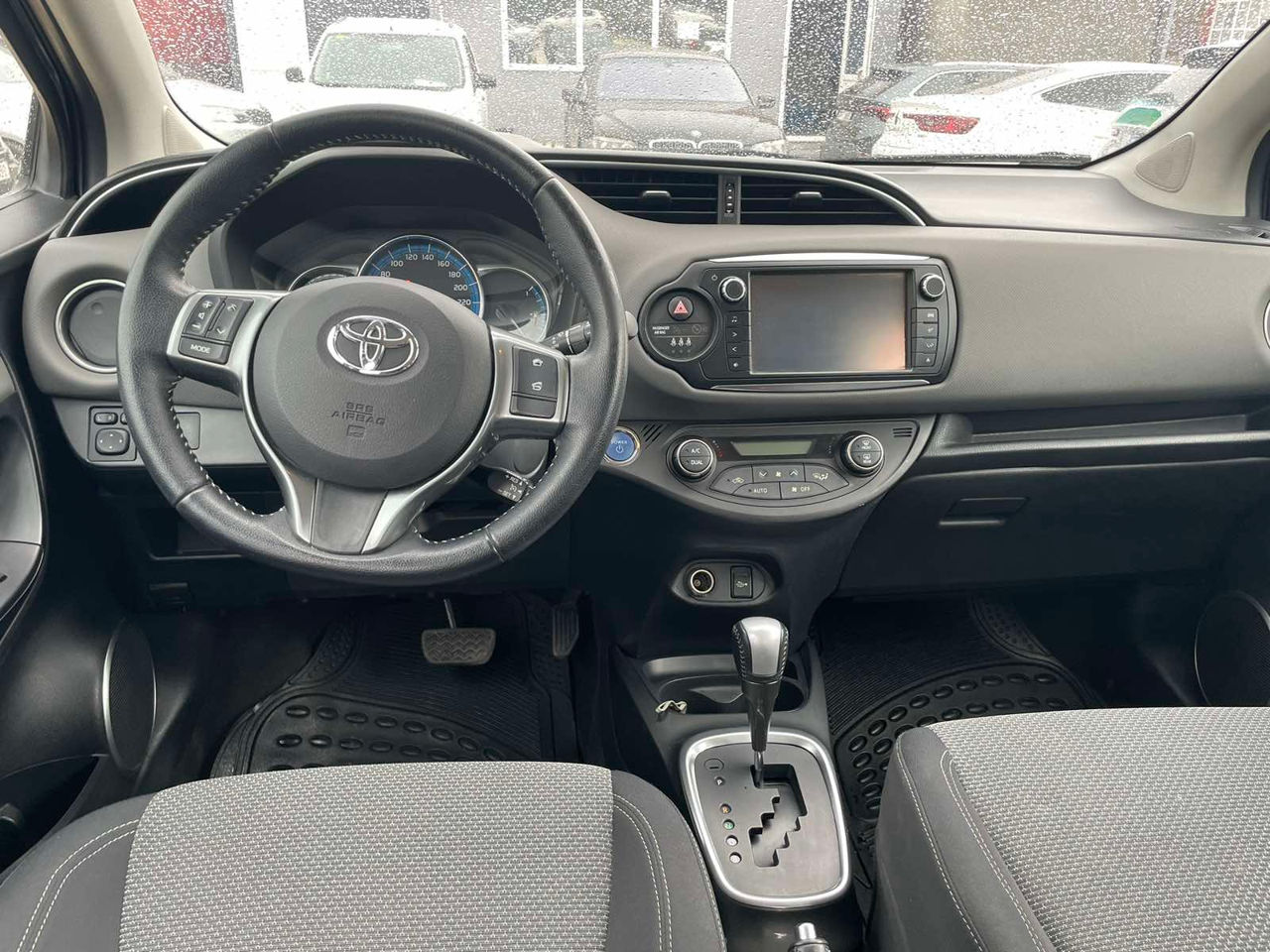 Toyota Yaris foto 4