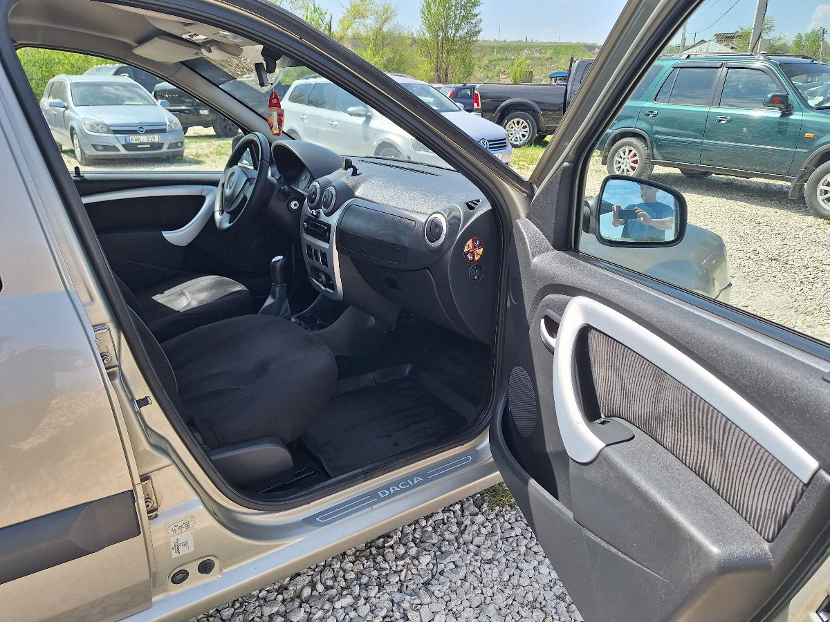 Dacia Logan foto 7