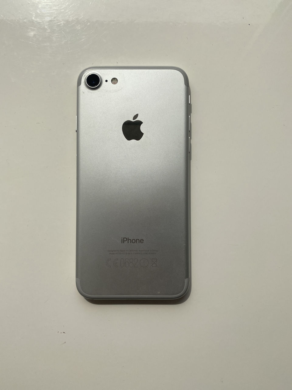 Продам iphone 7 (128 gb)