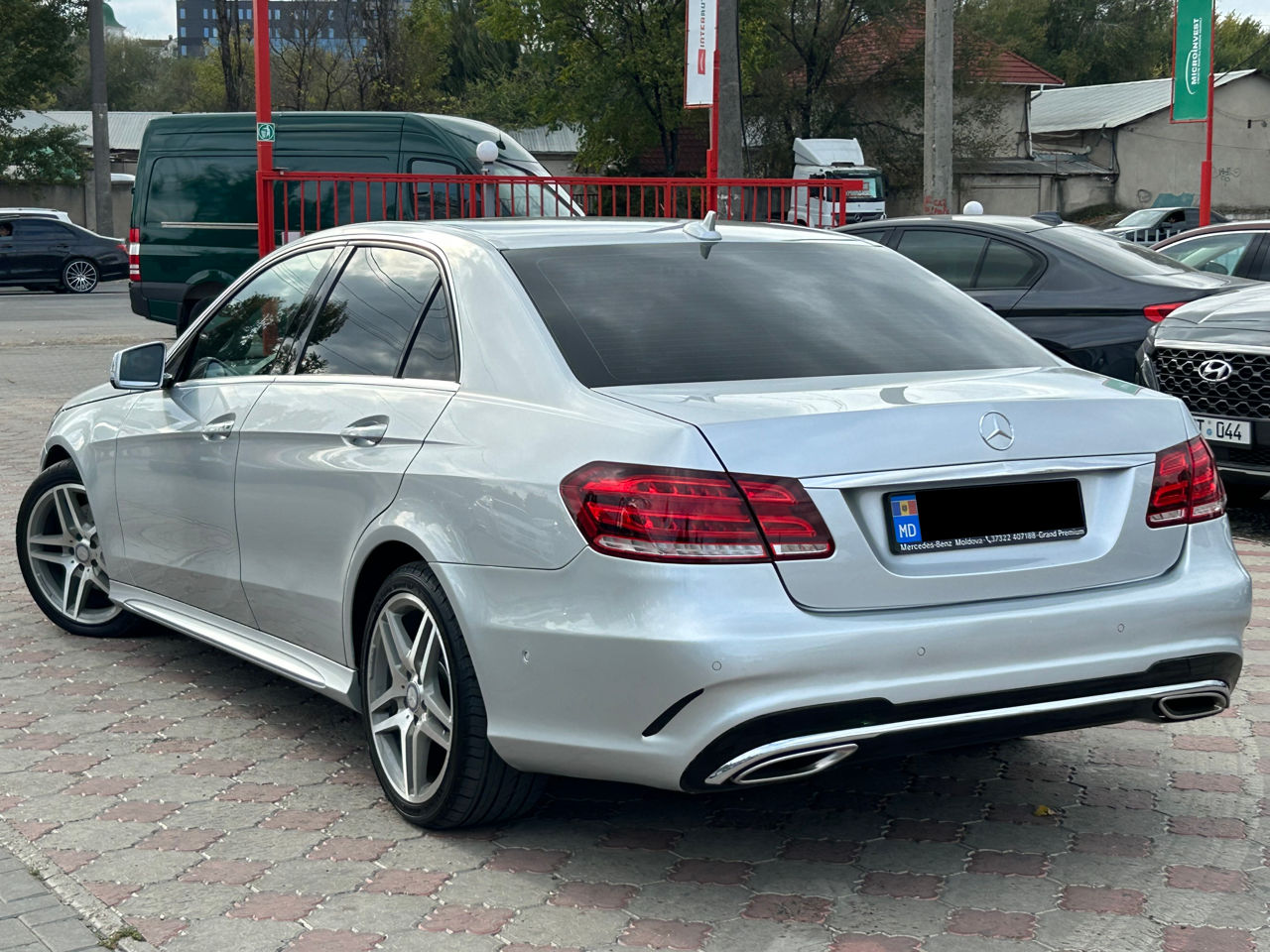 Mercedes E-Class foto 2