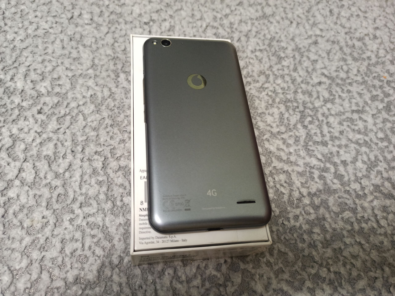 Vodafone smart ultra 6 (zte) фото 1