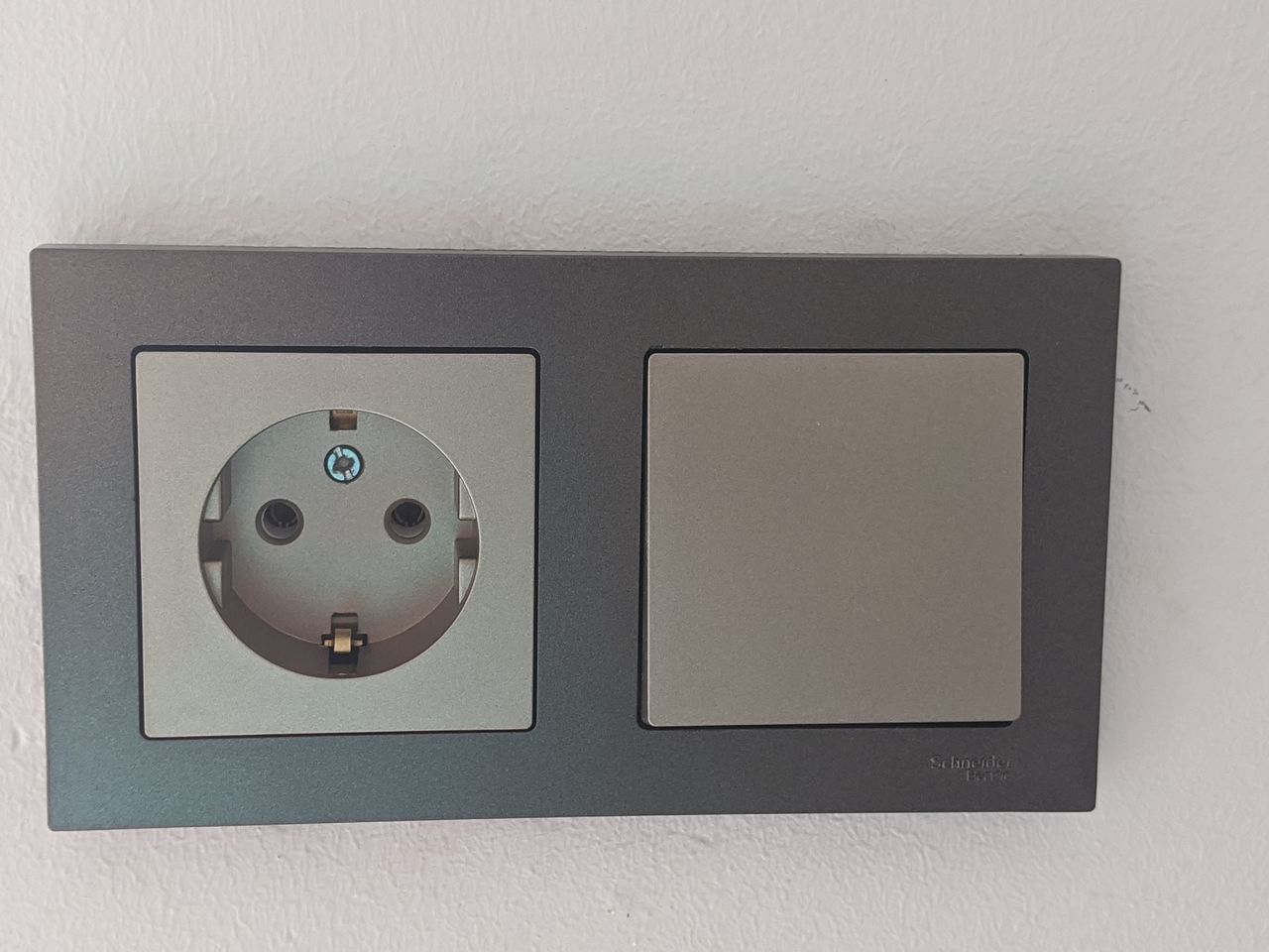 Pозетки и выключатели oт schneider electric seria Unica ,Atlas DesignGlosa foto 8