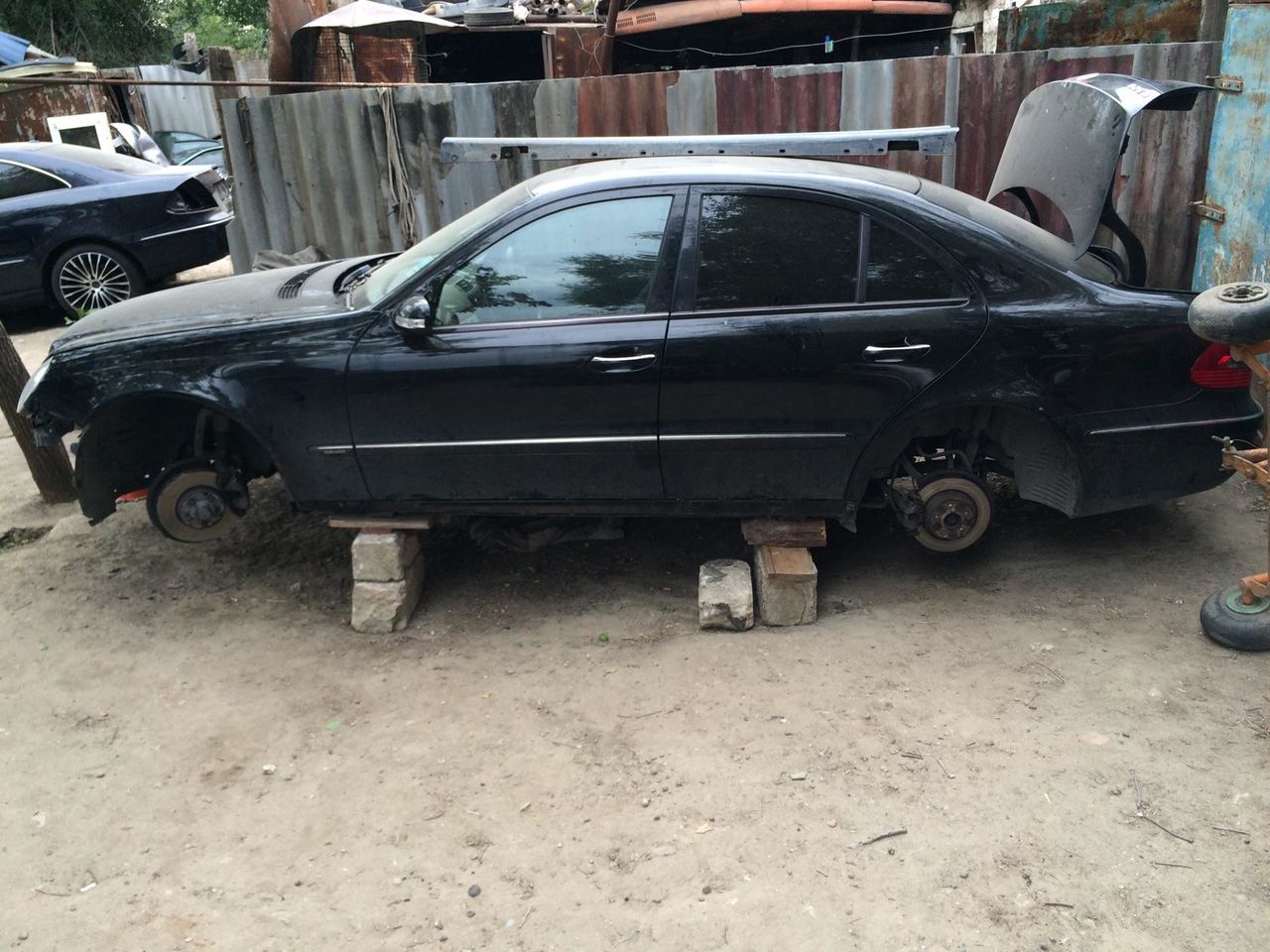 Dezmembrez Mercedes W211 / Разбираю мерседес W211 фото 0
