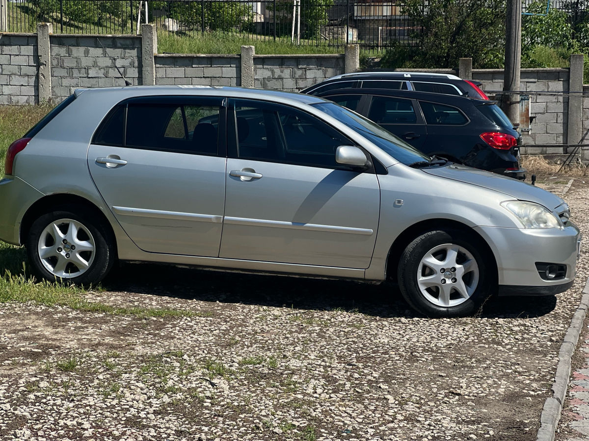 Toyota Corolla foto 8