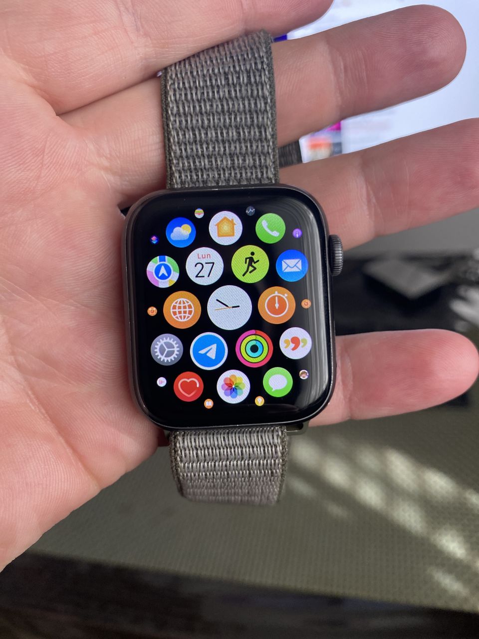 Apple Watch Series 4, 44mm