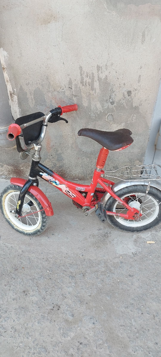 Velosiped  dela 3 pina la 7 ani  in stare bună фото 0