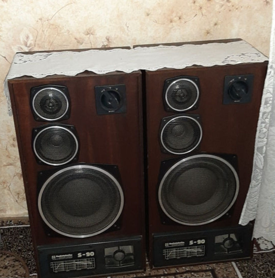 Продаются колонки S-90