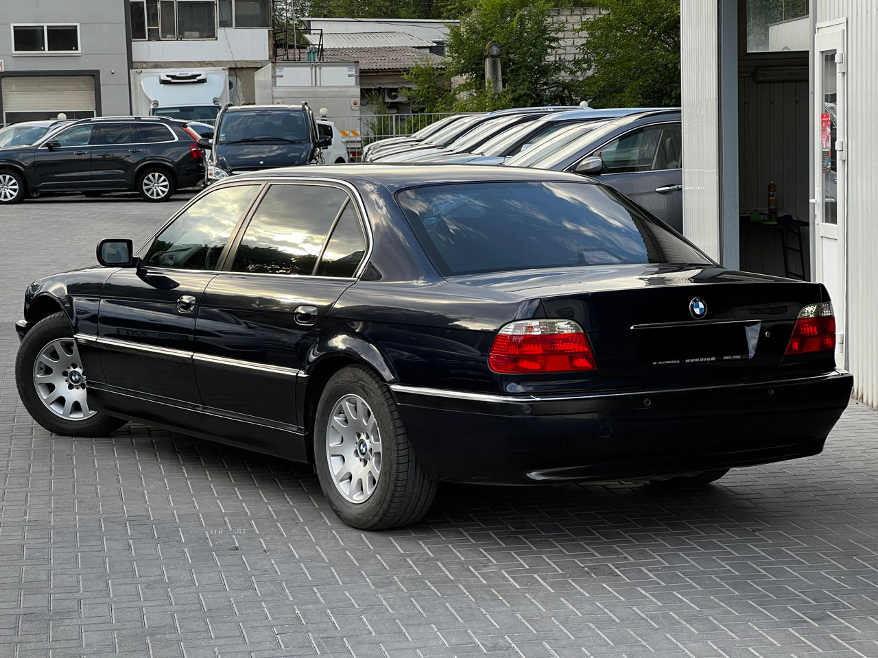 BMW 7 Series foto 3