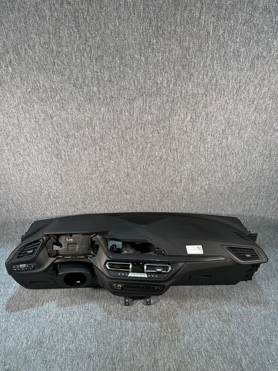 Plansa bord BMW F40 F44  foto 0