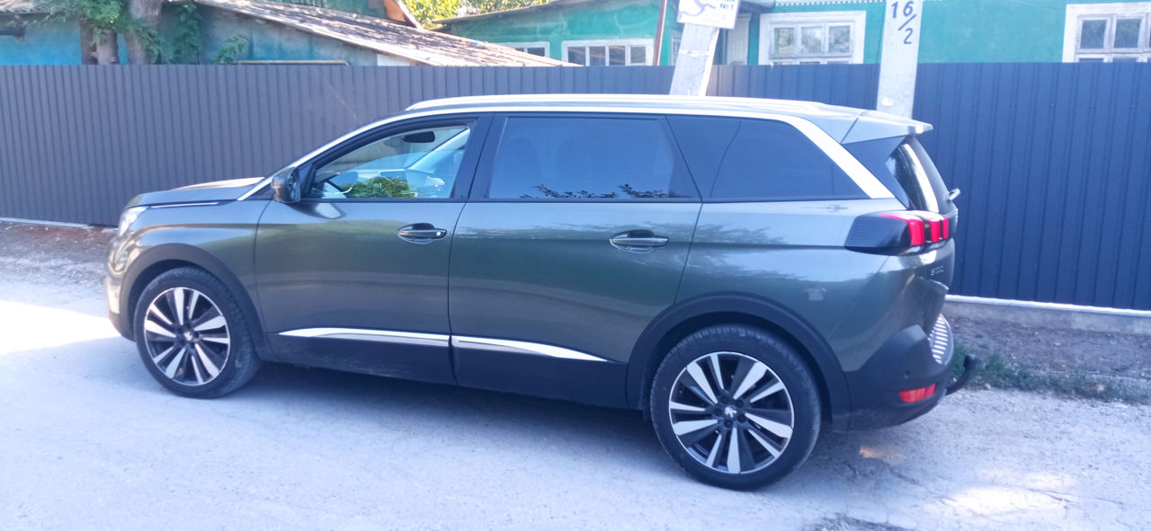 Peugeot 5008 foto 0