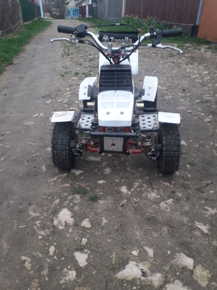 Altă marcă Vînd ATV pentru copii la benzina 4-10 ani , pe cine intereseaza trimit video foto 1