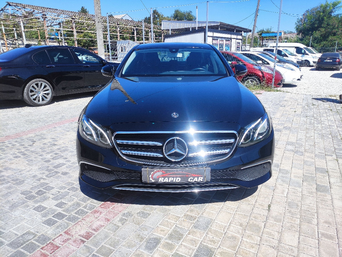 Mercedes E-Class foto 1