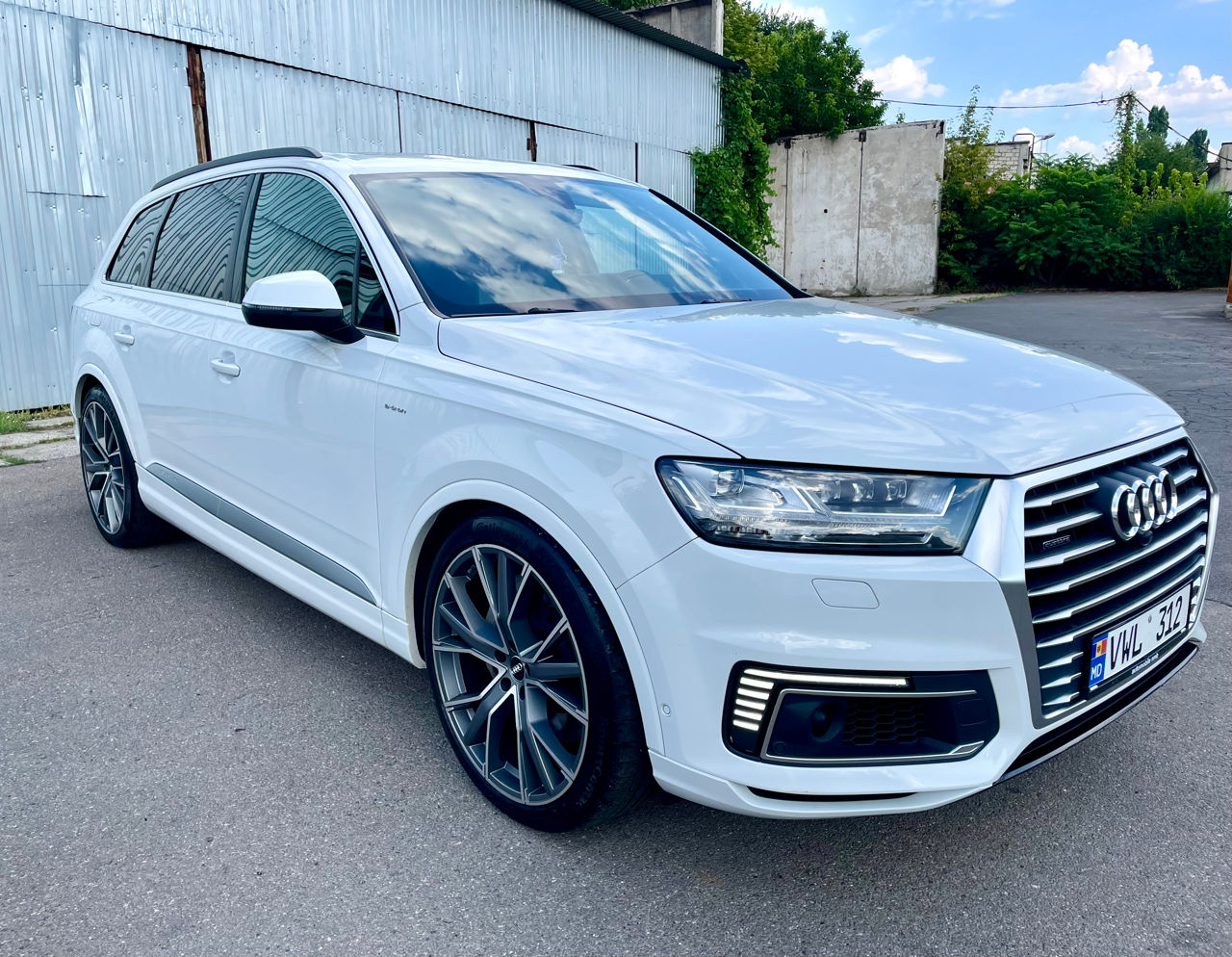 Audi Q7 e-tron foto 1