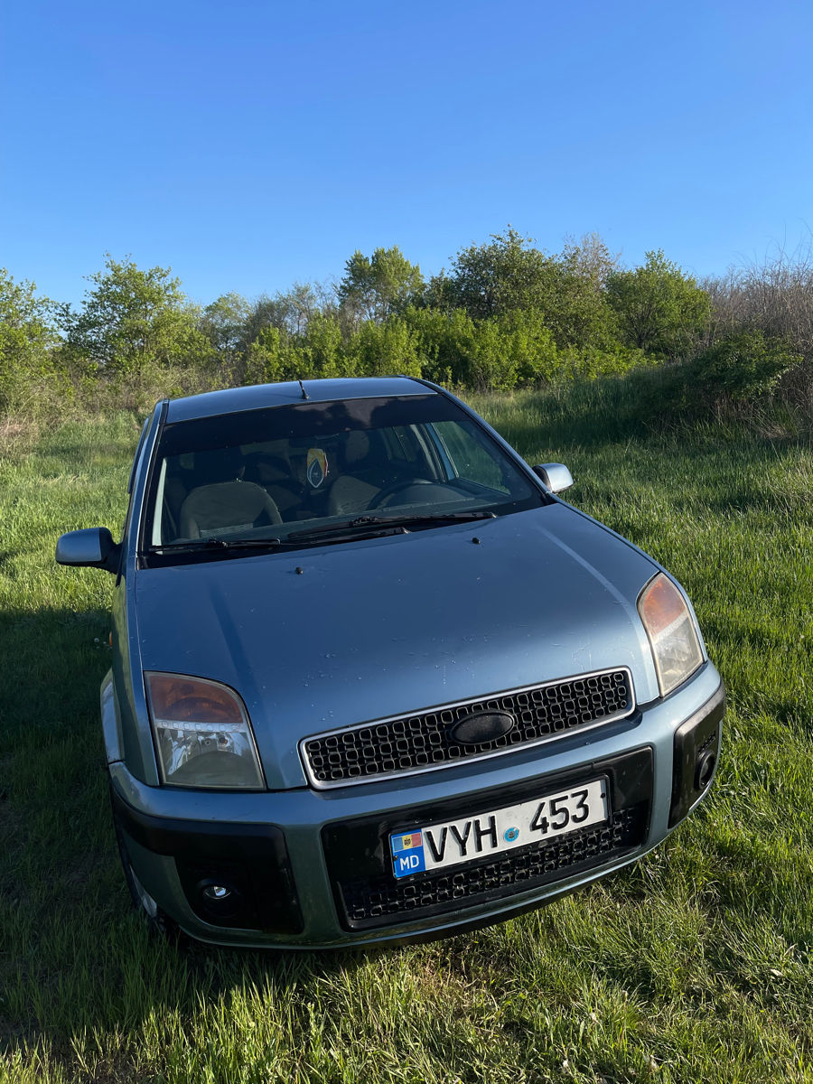 Ford Fusion фото 0