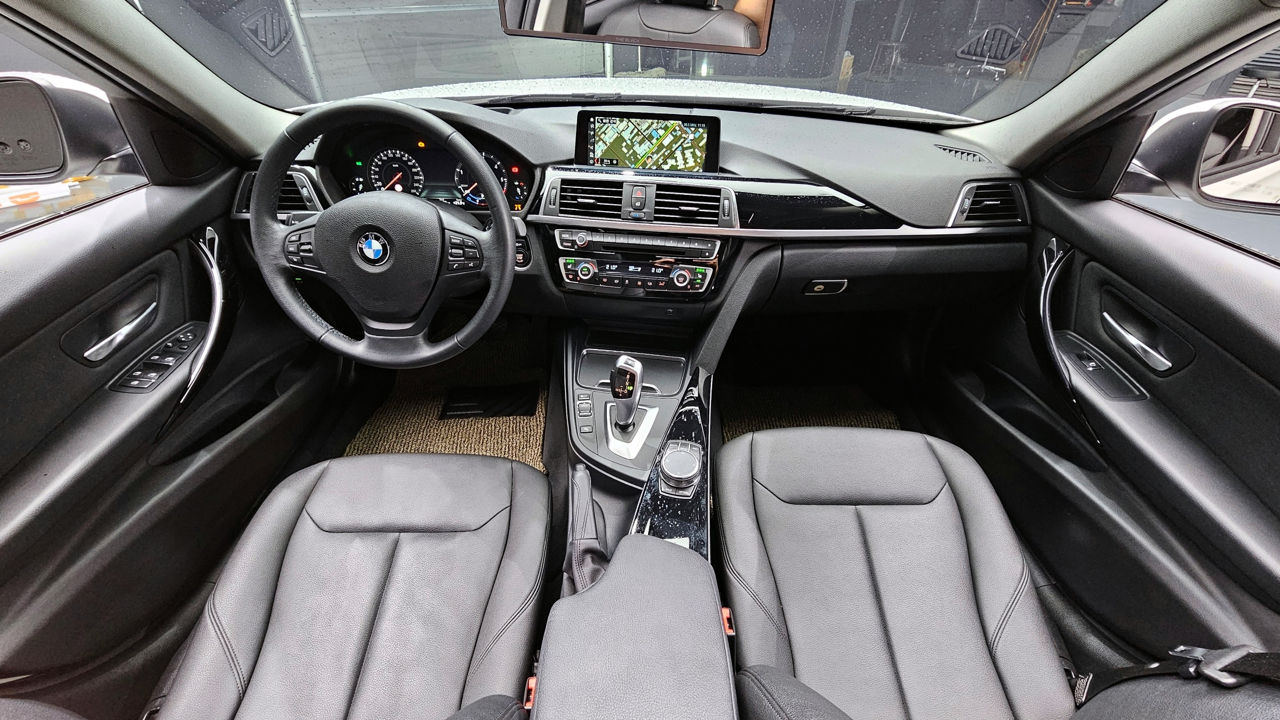 BMW 3 Series foto 3