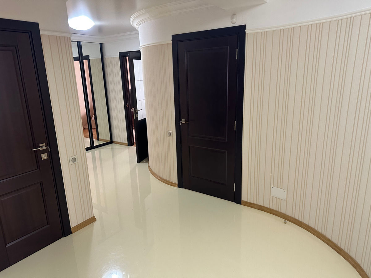 Apartament cu 3 camere, 115 m², Telecentru, Chișinău foto 6