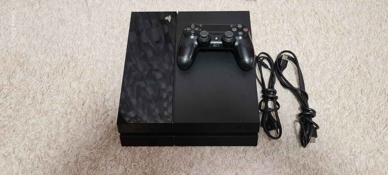 Vind PS4 FAT in stare idiala, in complect ,cablu alimentare, HDMI, 1 gamepad (stare idiala), 2 jocur foto 1