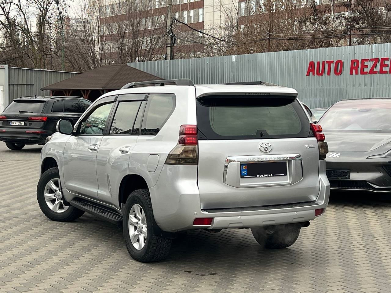 Toyota Land Cruiser Prado foto 2