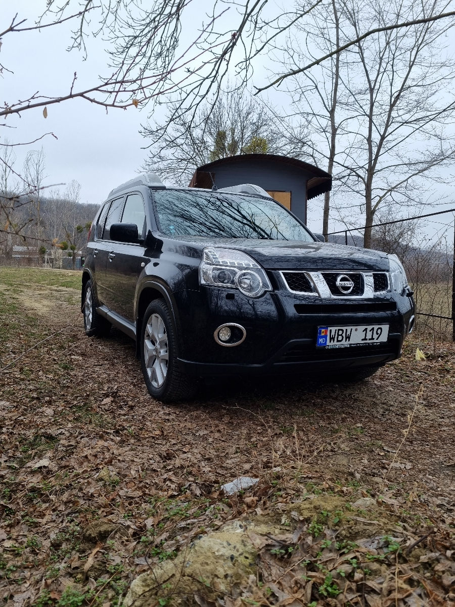 Nissan X-Trail foto 2