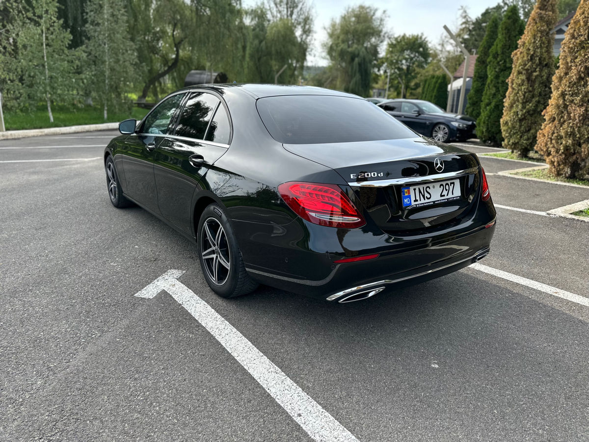 Mercedes E-Class foto 2