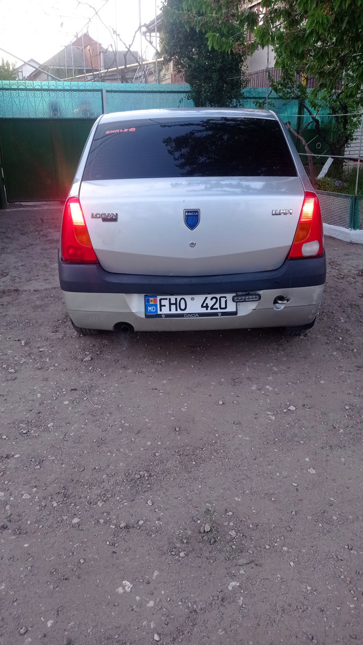 Dacia Logan foto 1