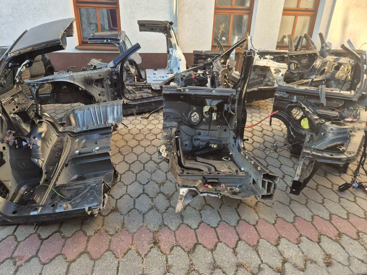 Кузовщина в наличии на все виды авто--есть все фото 12