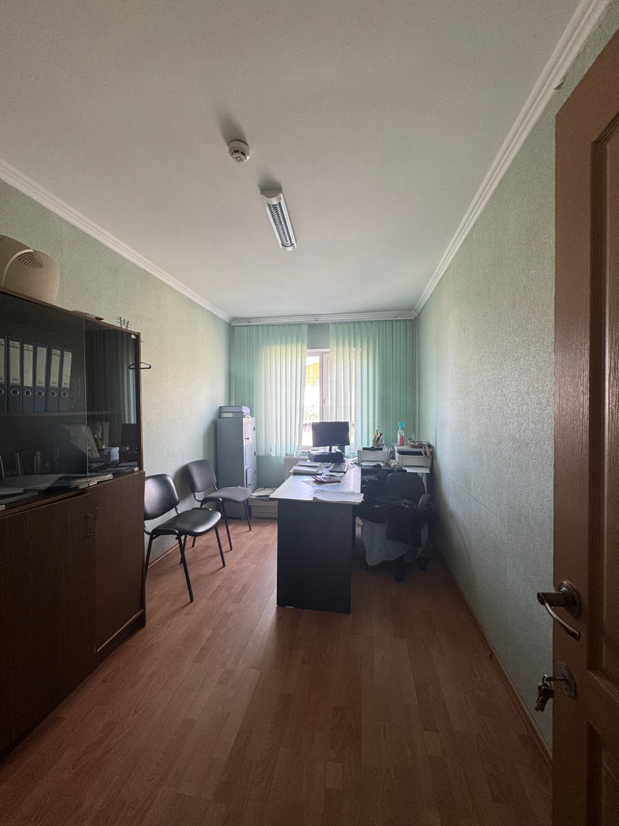 Clădire comercială de vânzare – Centru, Florești foto 12
