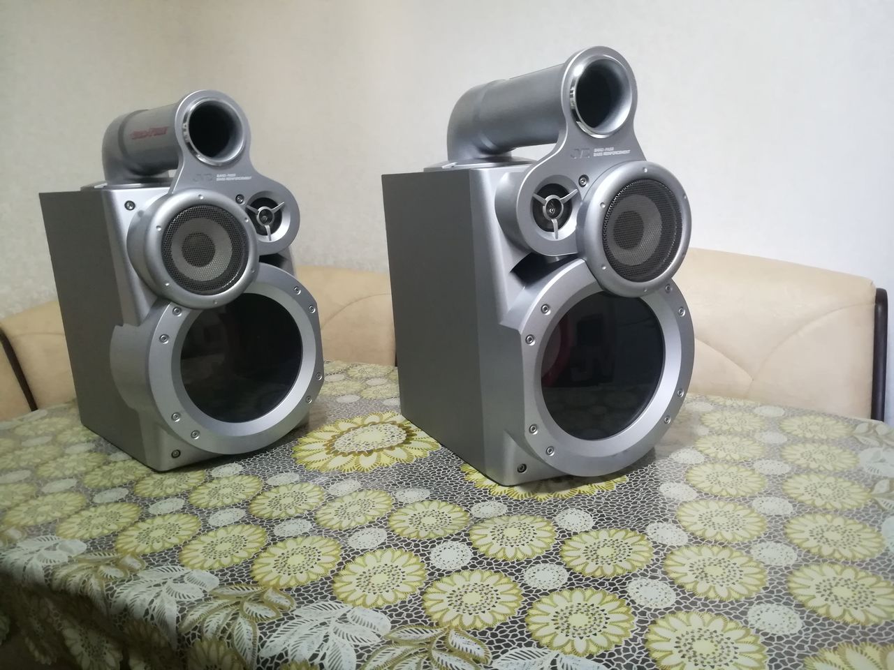 Мощные тяжелые акустические системы JVC SP-MXGT80 3-Way Bass Reflex ...