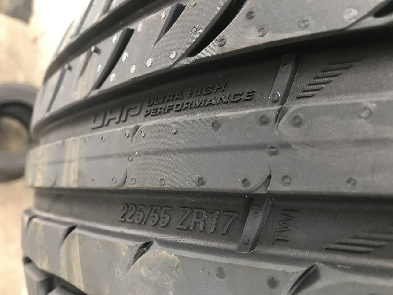 2 шины/2 anvelope 225/55 R17 Riken UHP (Michelin Group)/ Доставка, livrare toata Moldova foto 5