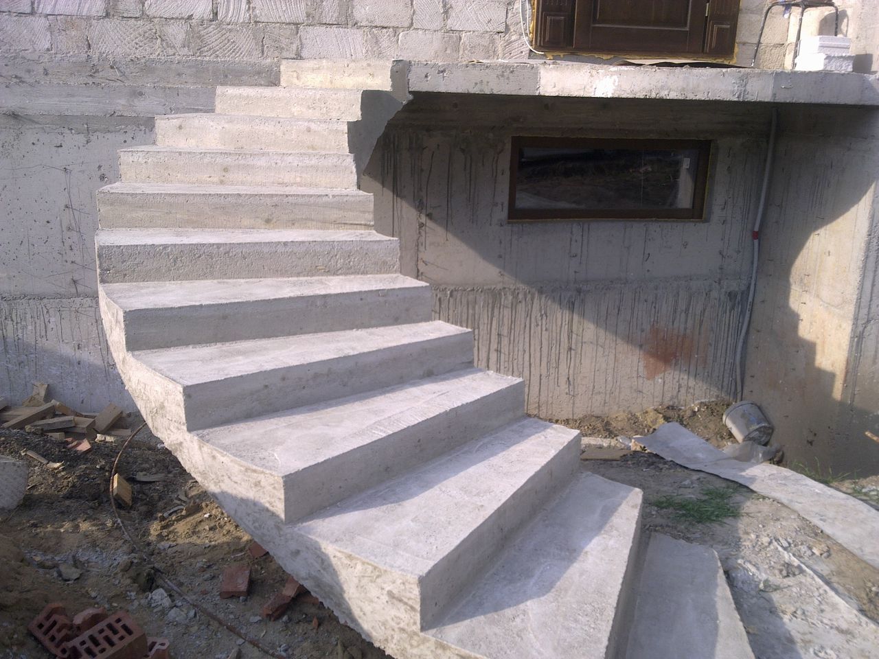 Facem scări din beton-armat!! foto 9