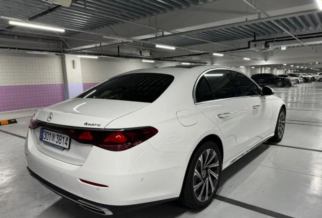 Mercedes E-Class фото 2