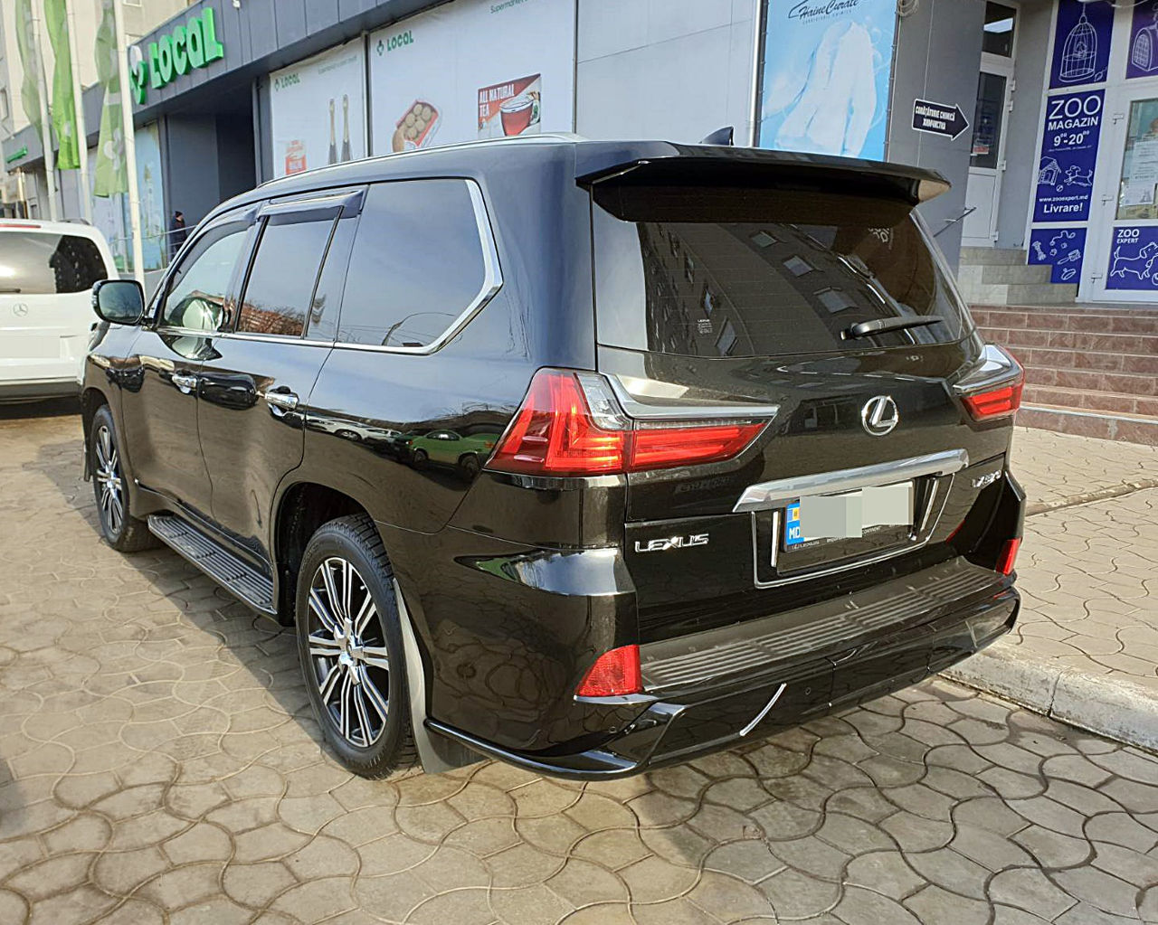 Lexus LX Series фото 4