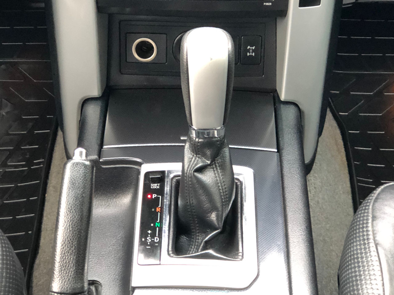 Toyota Land Cruiser Prado foto 16