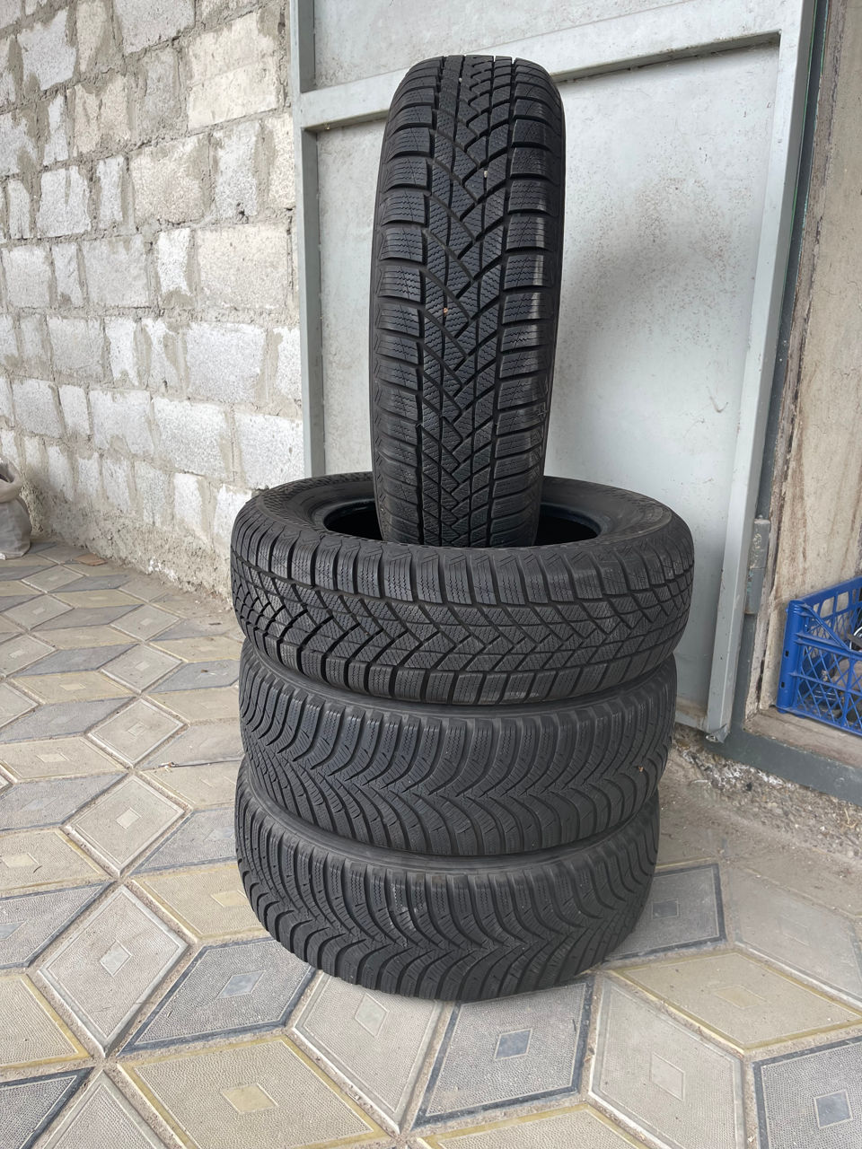 Anvelope 185/65R15 фото 0