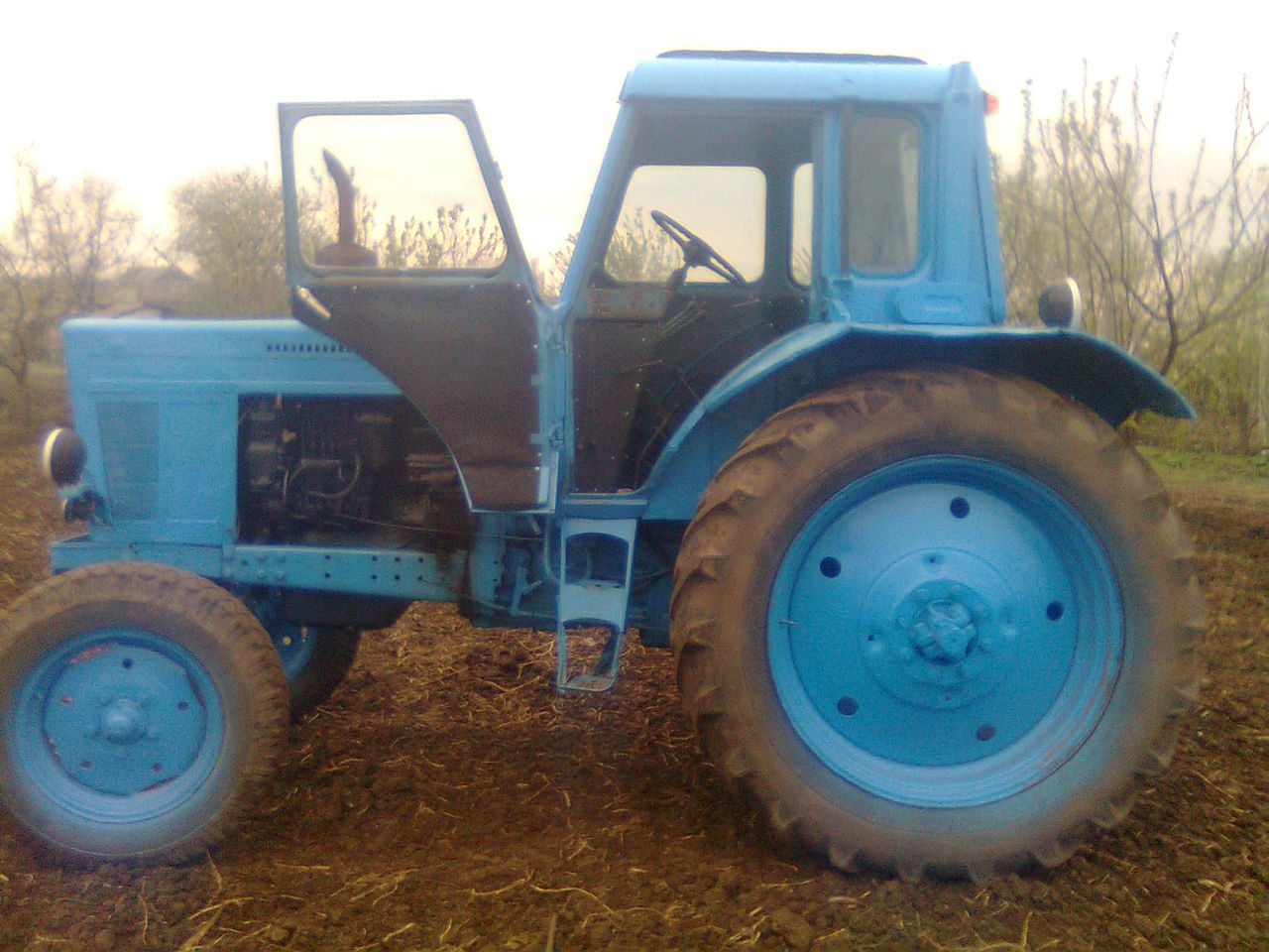 Трактор. МТЗ 80 сотиладиган