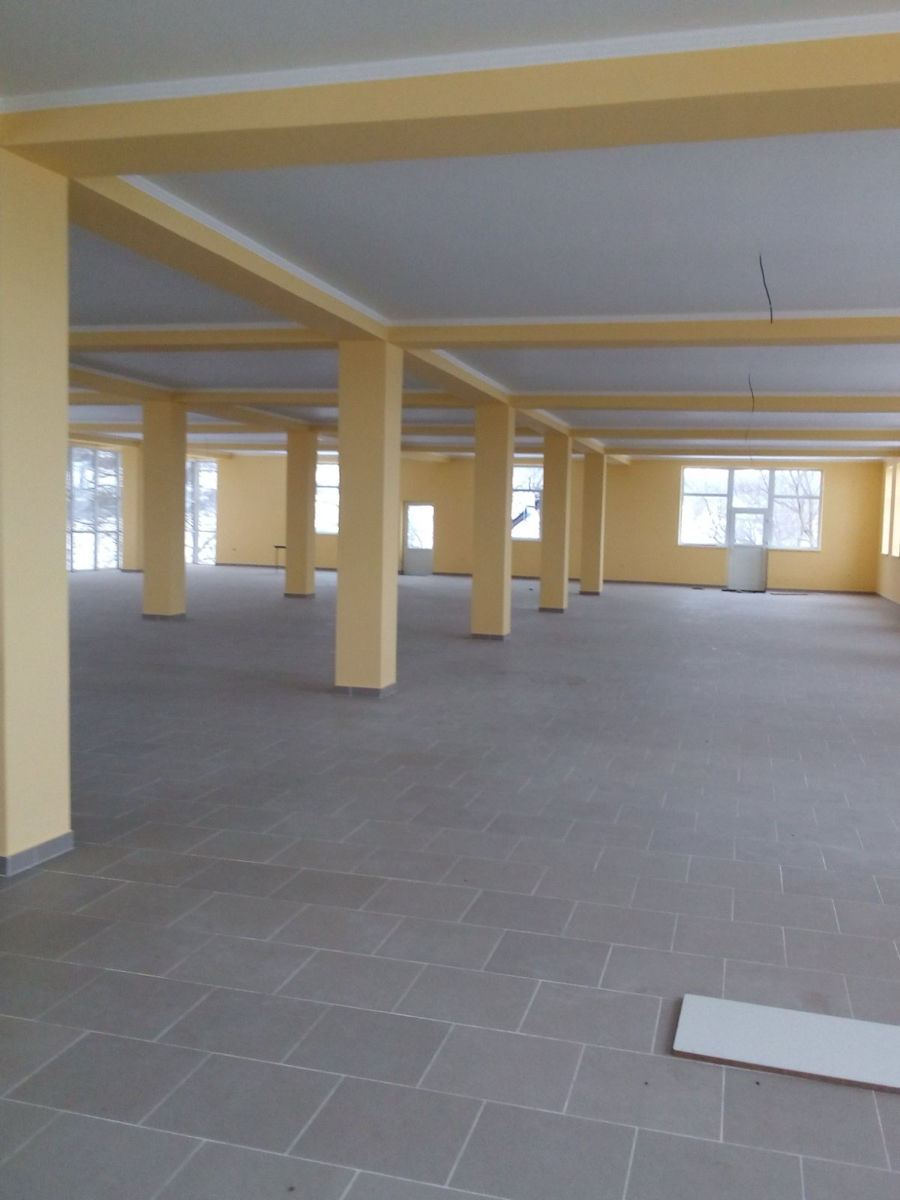 Vând spațiu comercial 1500+100 m2 foto 5