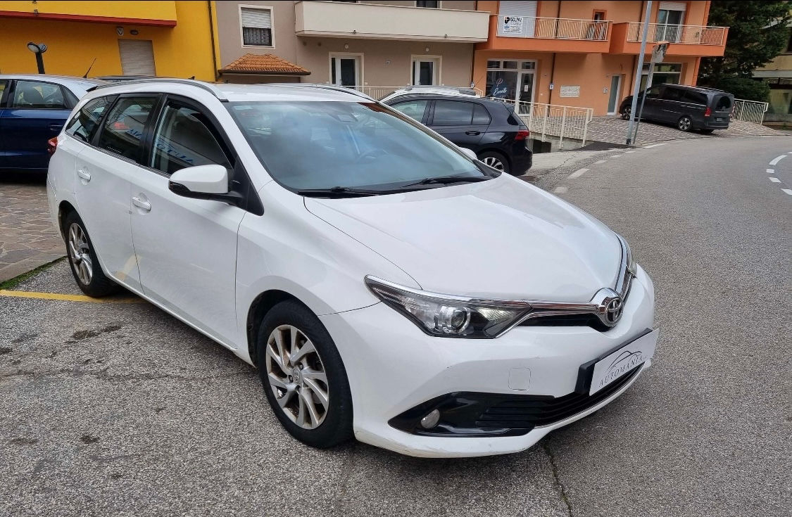 Toyota Auris foto 2