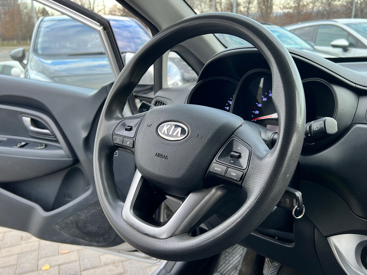 KIA Rio foto 8