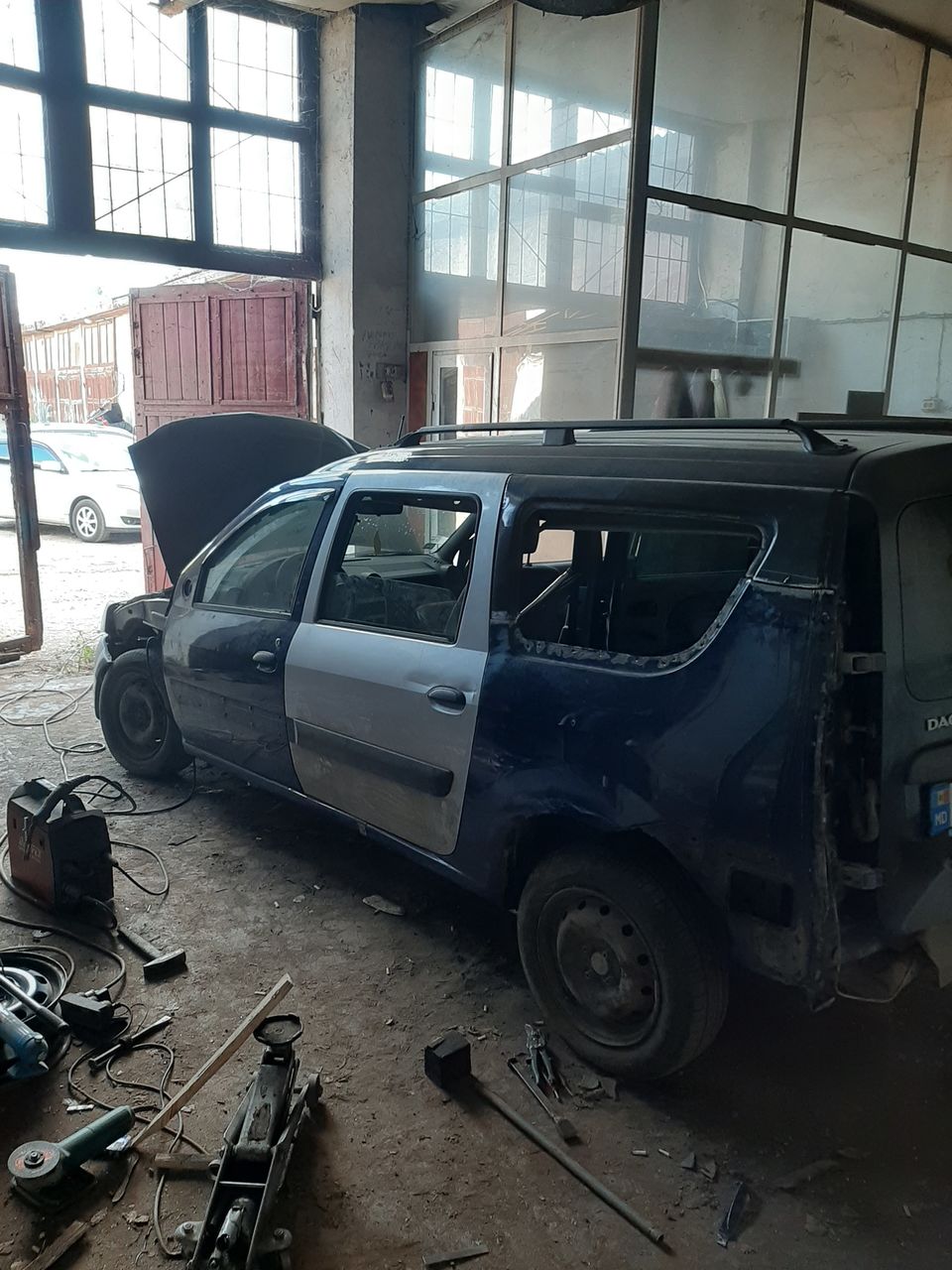 Piese Dacia Logan . Dezmembrare Dacia Logan . Autoservice. Запчасти ...